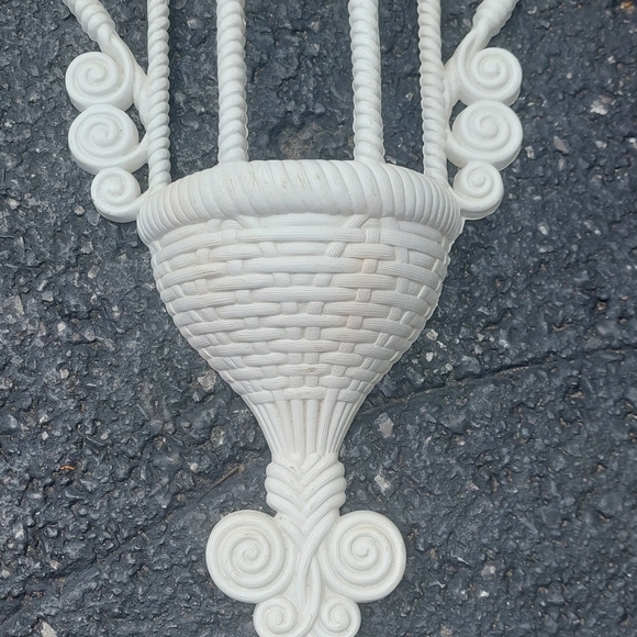 Vintage Plastic Wall Plant Holders Flower Pots - Picture 3 of 4